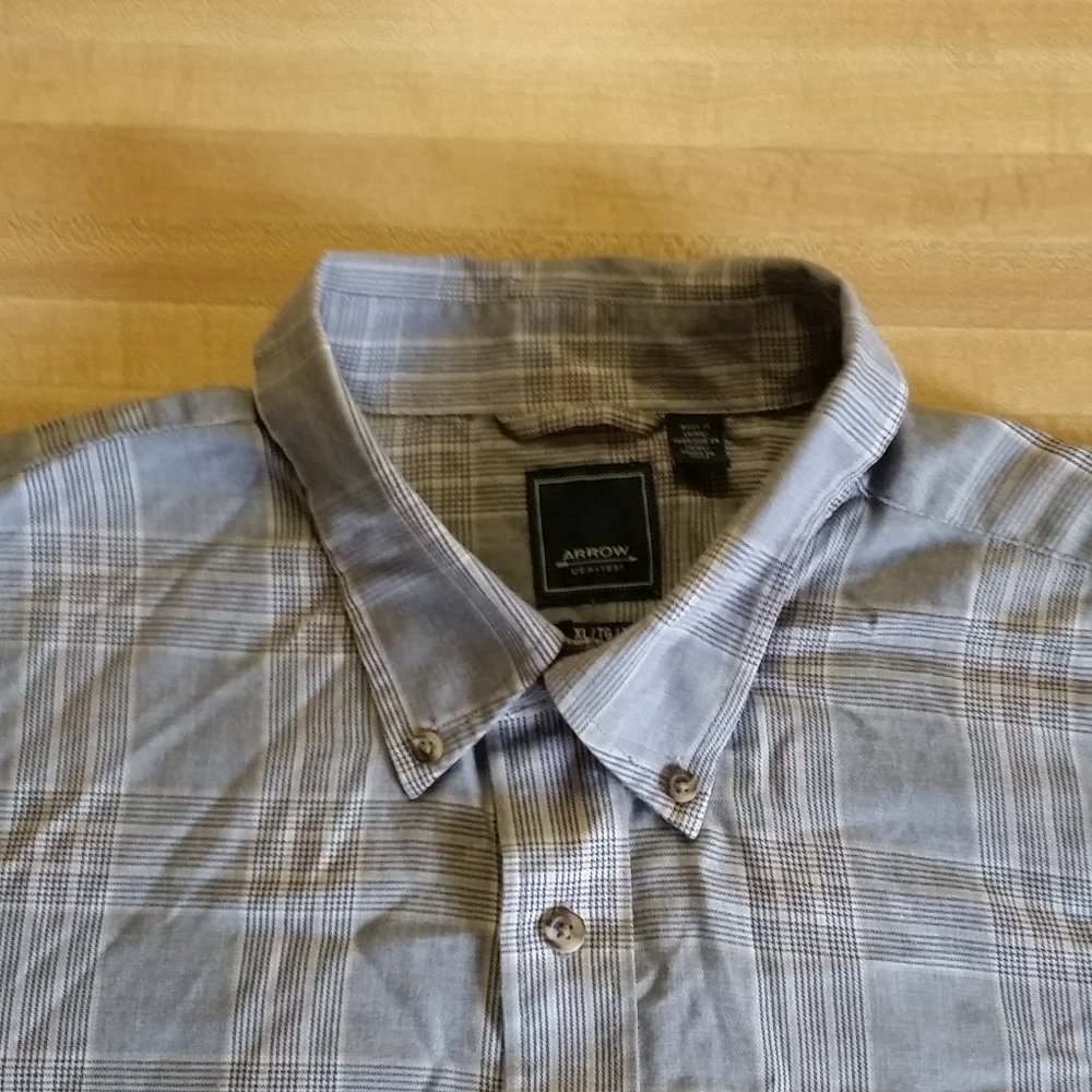Arrow Light Gray Long-Sleeved Shirt - Size XLarge